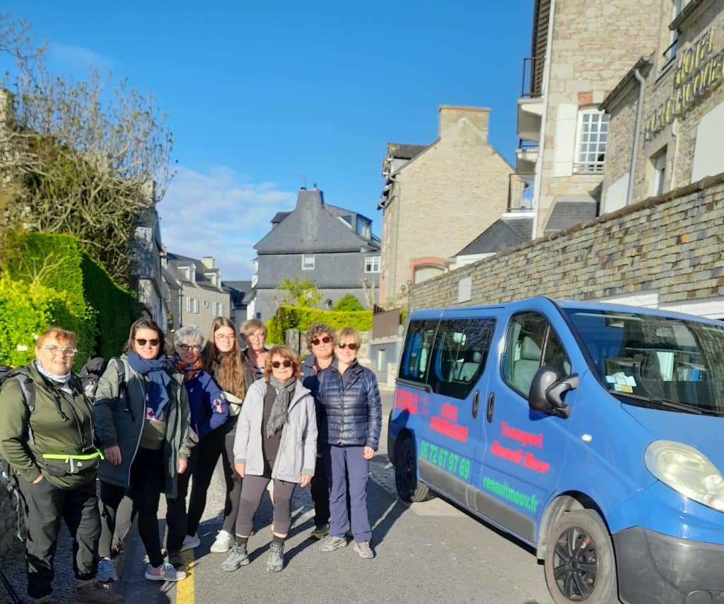 Groupe de 8 randonneuses en avril 2025